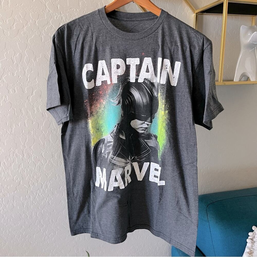 Marvel superhero Captain Marvel graphic tee shirt unisex mens size large L gray
